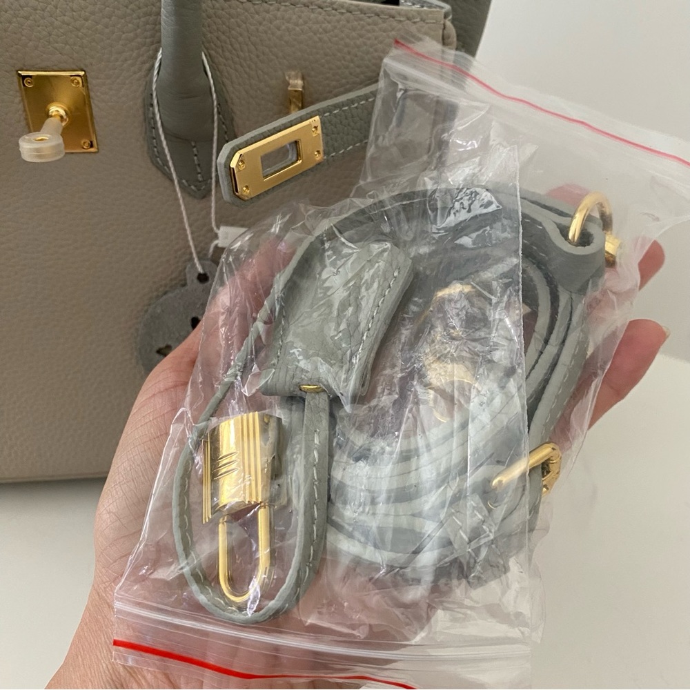 Gray Colorblock Structured 25 BK Leather Bag Lock & Key Satchel Crossbody S2 - Picture 11 of 16